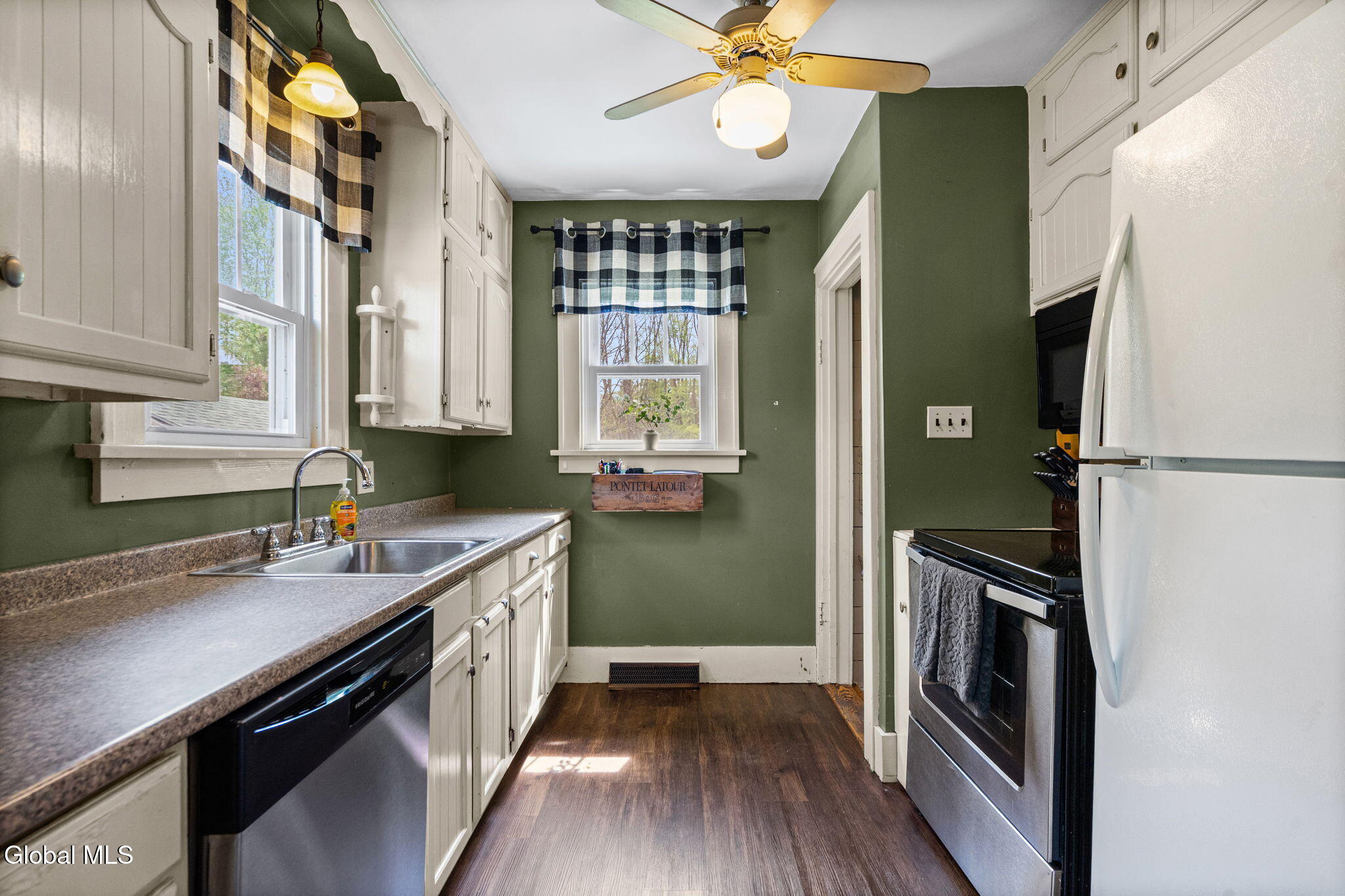 54 Altamont Road Voorheesville NY 12186