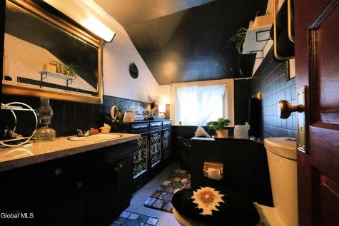 56 Steele Avenue Gloversville NY 12078