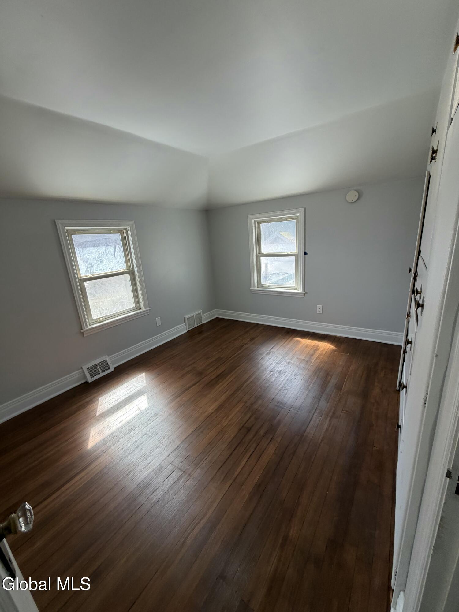 27 N Mcnab Avenue Gloversville NY 12078