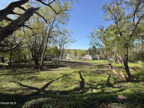 27 N Mcnab Avenue Gloversville NY 12078