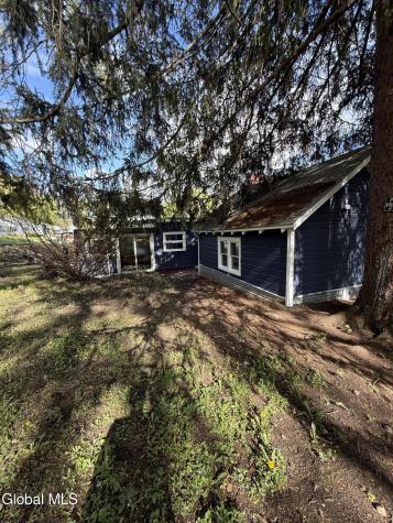 27 N Mcnab Avenue Gloversville NY 12078