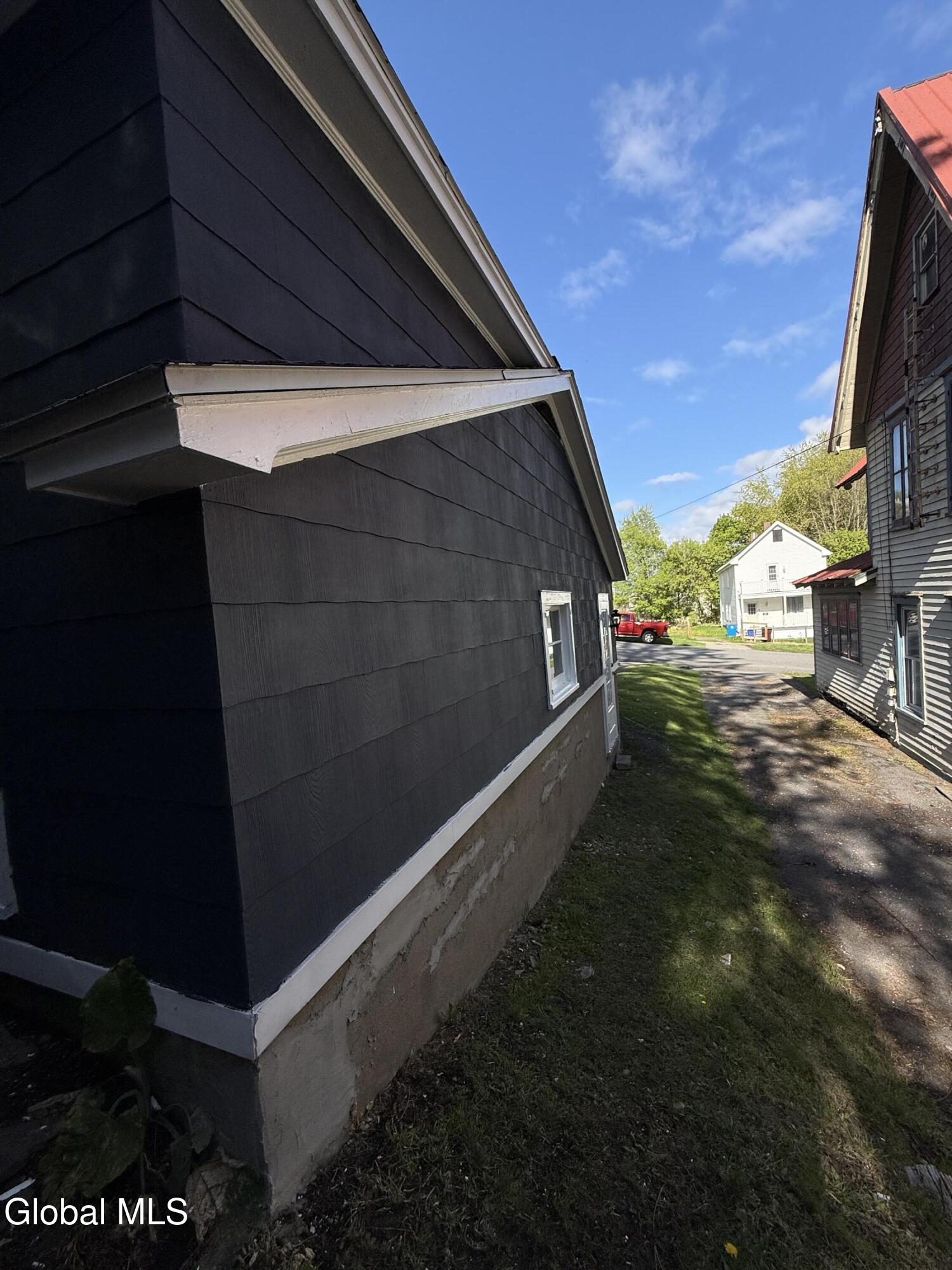 27 N Mcnab Avenue Gloversville NY 12078