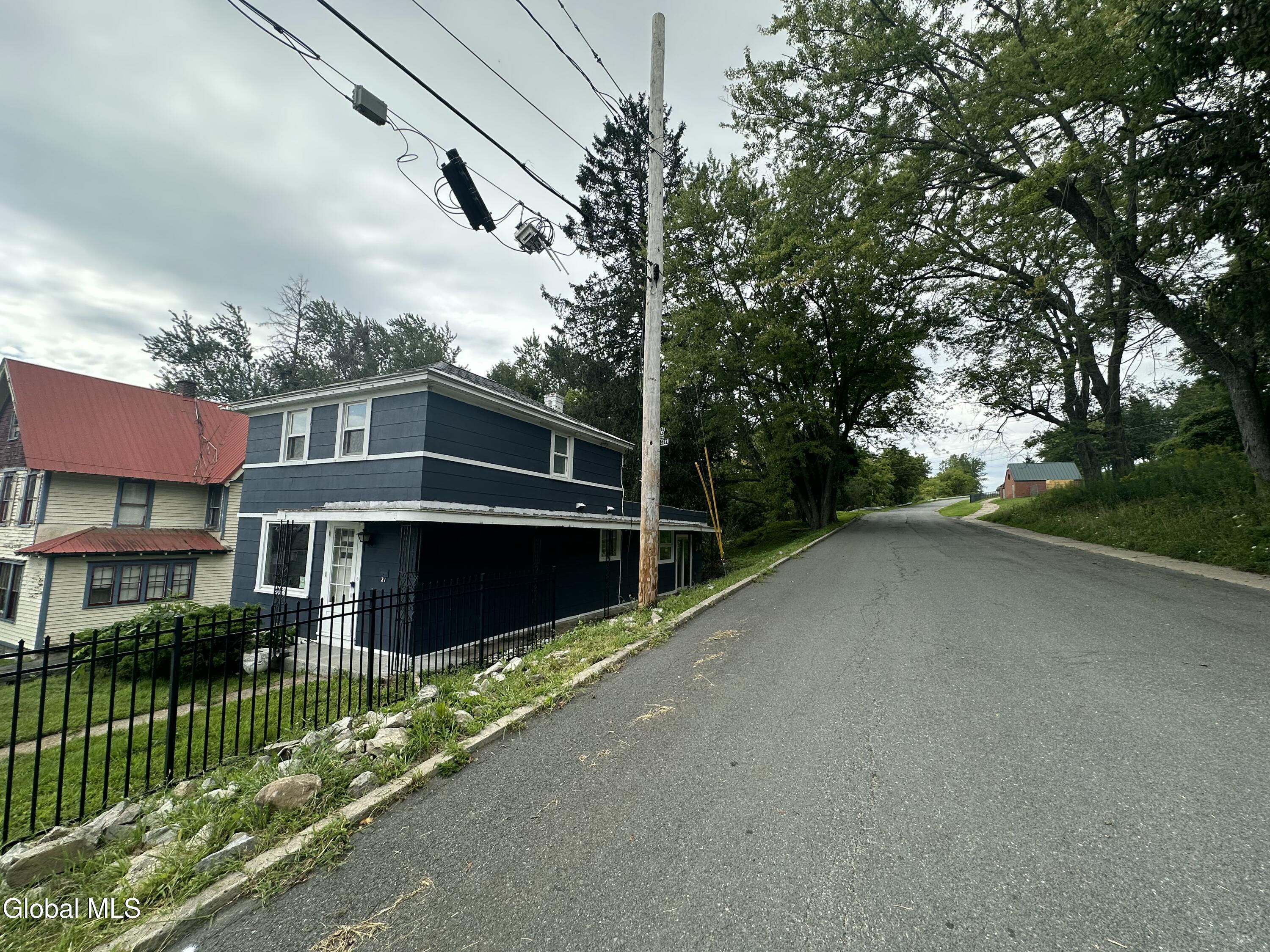 27 N Mcnab Avenue Gloversville NY 12078