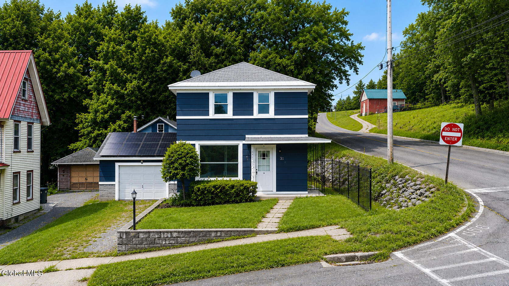 27 N Mcnab Avenue Gloversville NY 12078