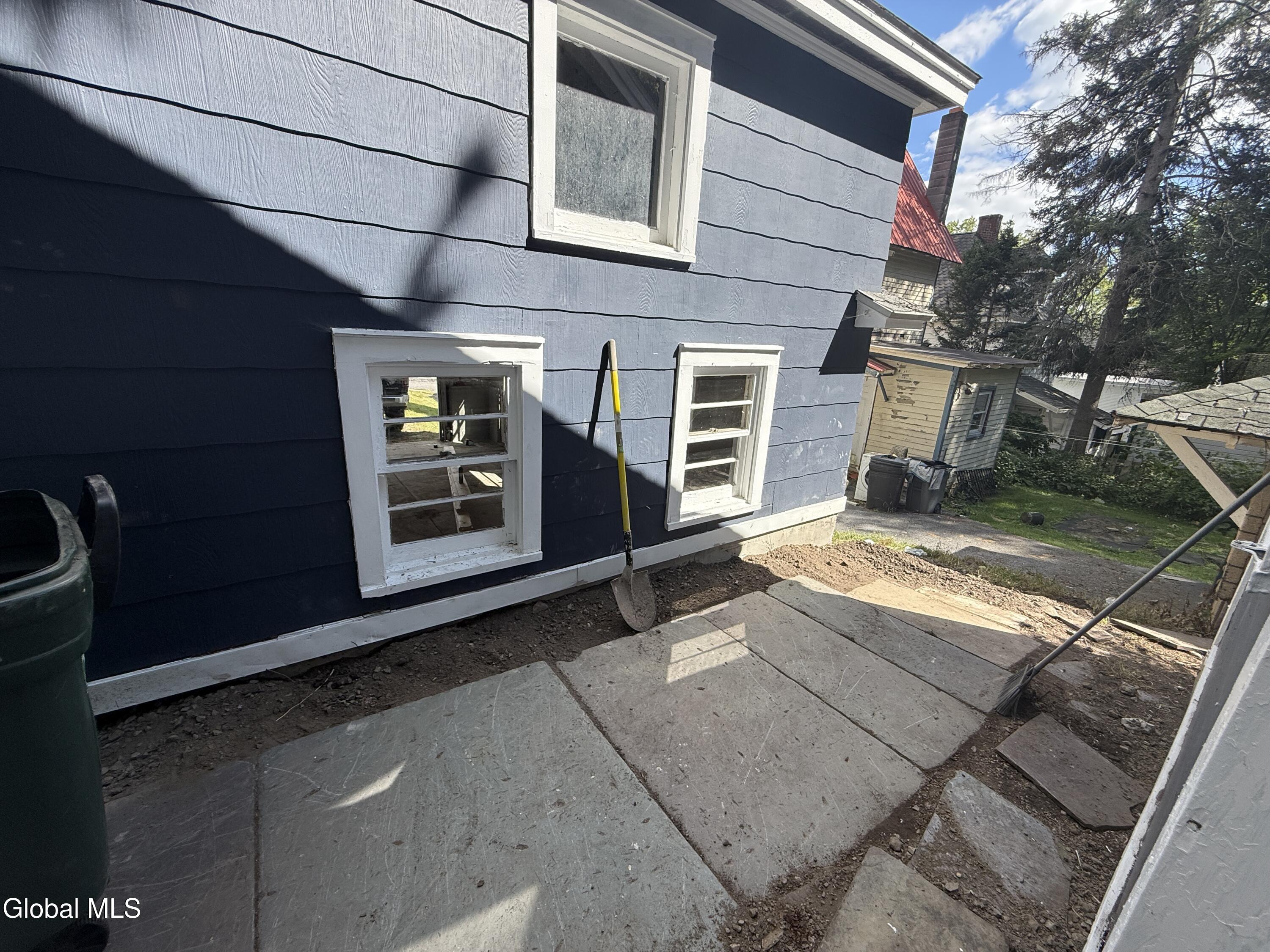 27 N Mcnab Avenue Gloversville NY 12078
