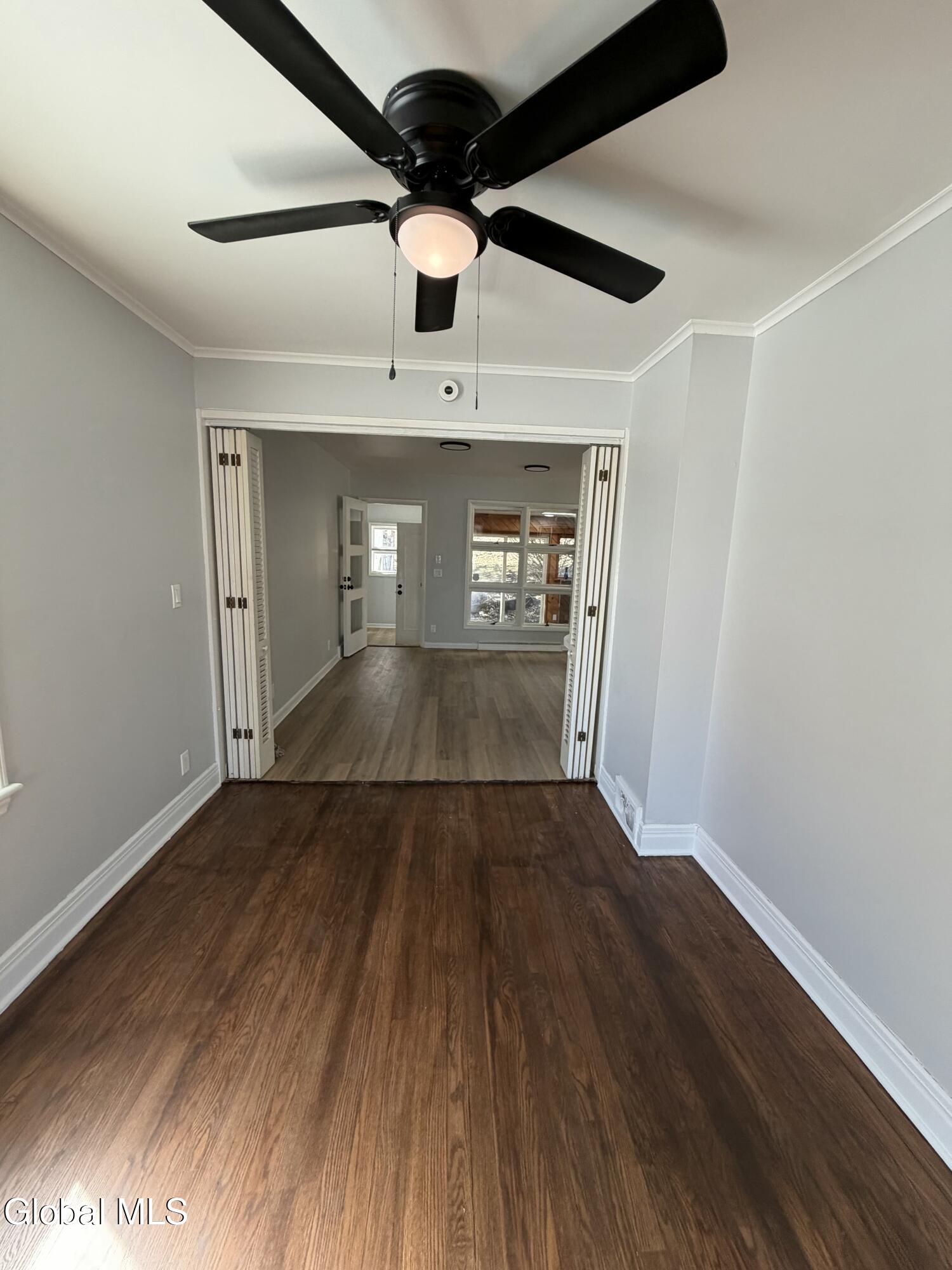 27 N Mcnab Avenue Gloversville NY 12078