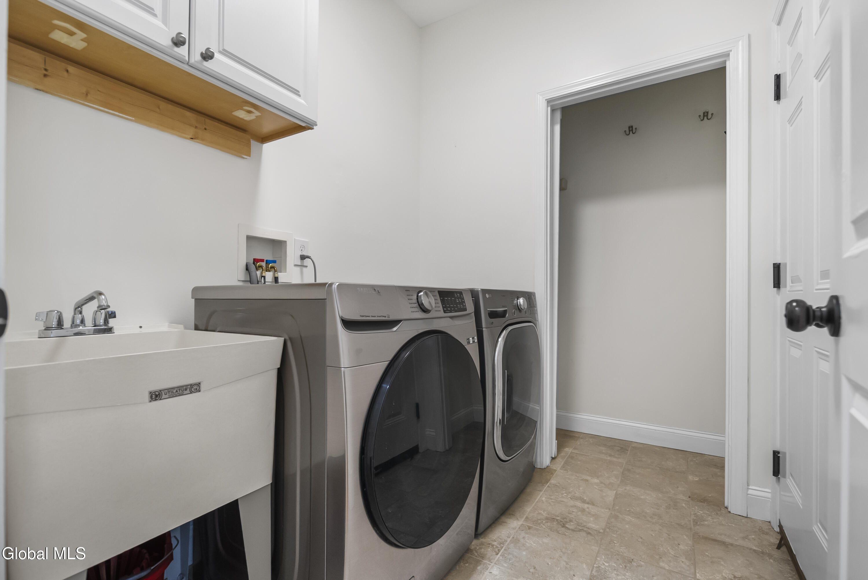 43 Chester Drive Halfmoon NY 12188