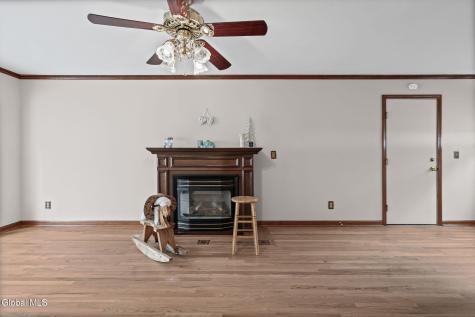 55 Dunwoodie Road Glenmont NY 12077
