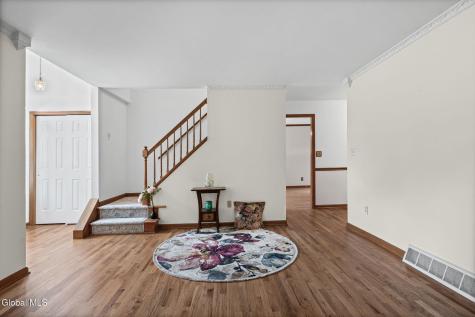 55 Dunwoodie Road Glenmont NY 12077