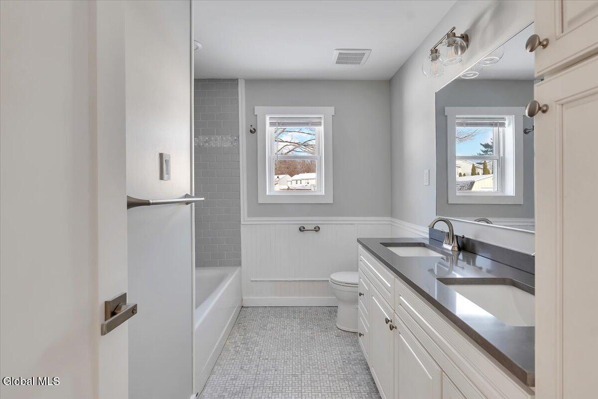 257 West Circular Street Saratoga Springs NY 12866