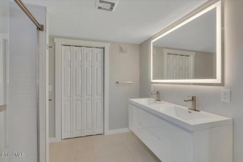 257 West Circular Street Saratoga Springs NY 12866