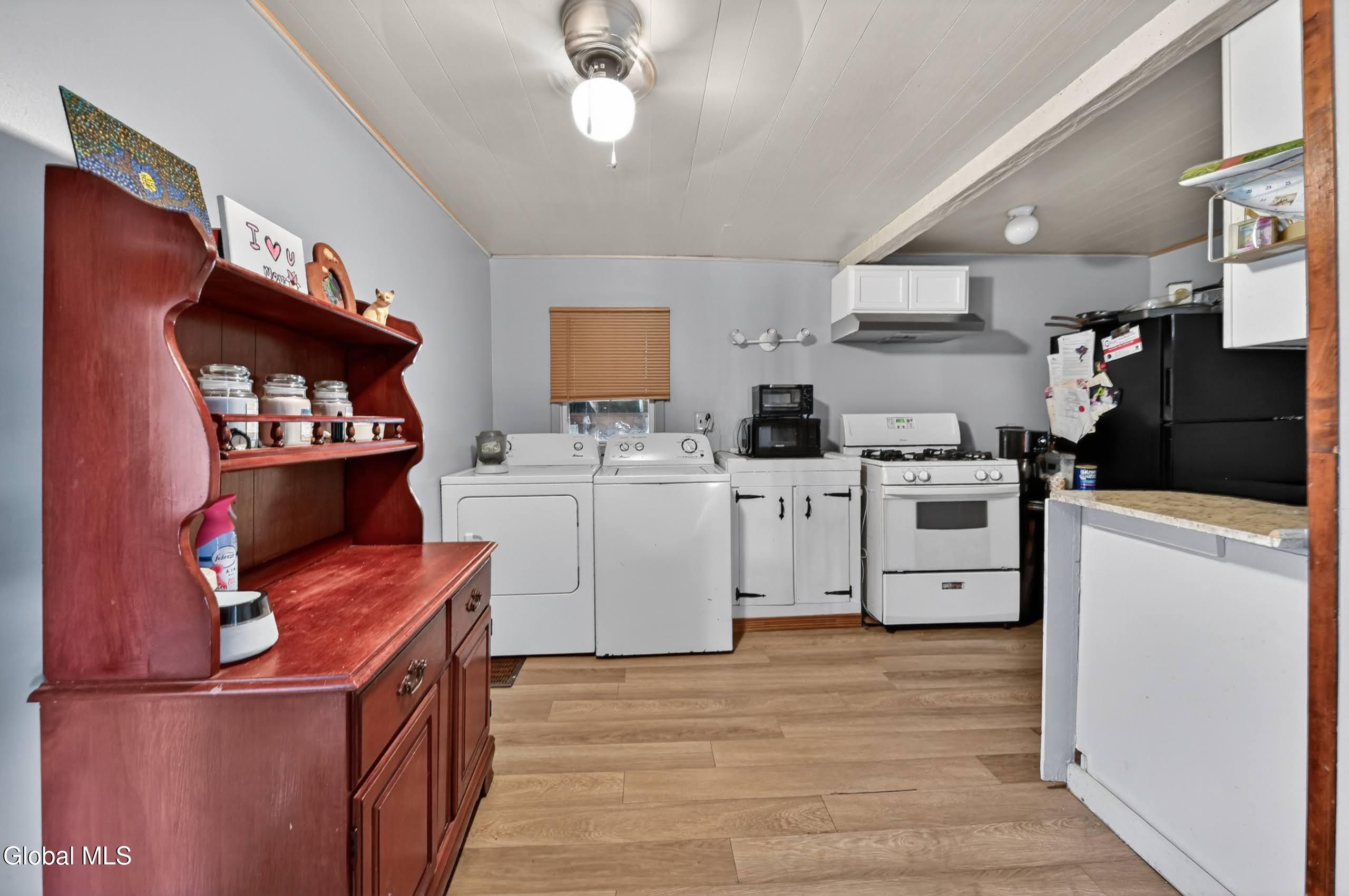 6 Water Street Amsterdam NY 12095
