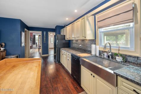 32 Broadway Amsterdam NY 12010