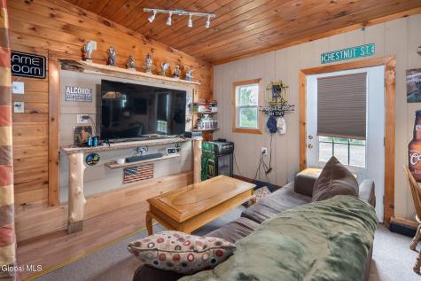 32 Broadway Amsterdam NY 12010