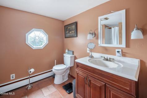 32 Broadway Amsterdam NY 12010