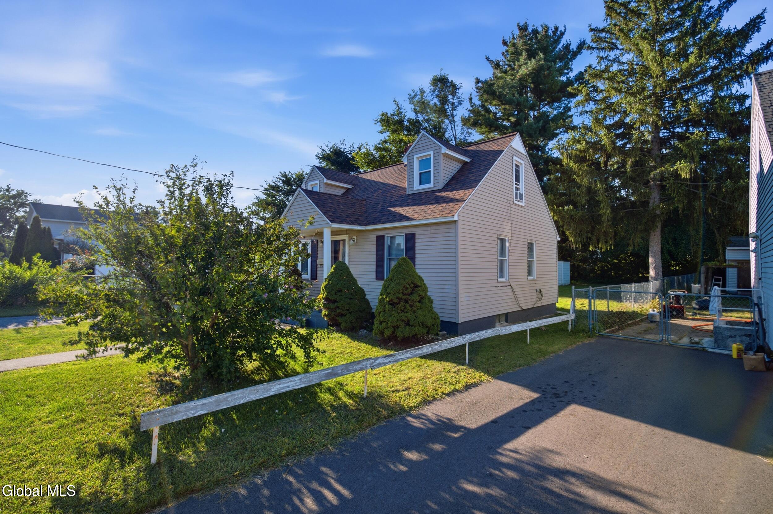 1718 Dorsett Street Schenectady NY 12303