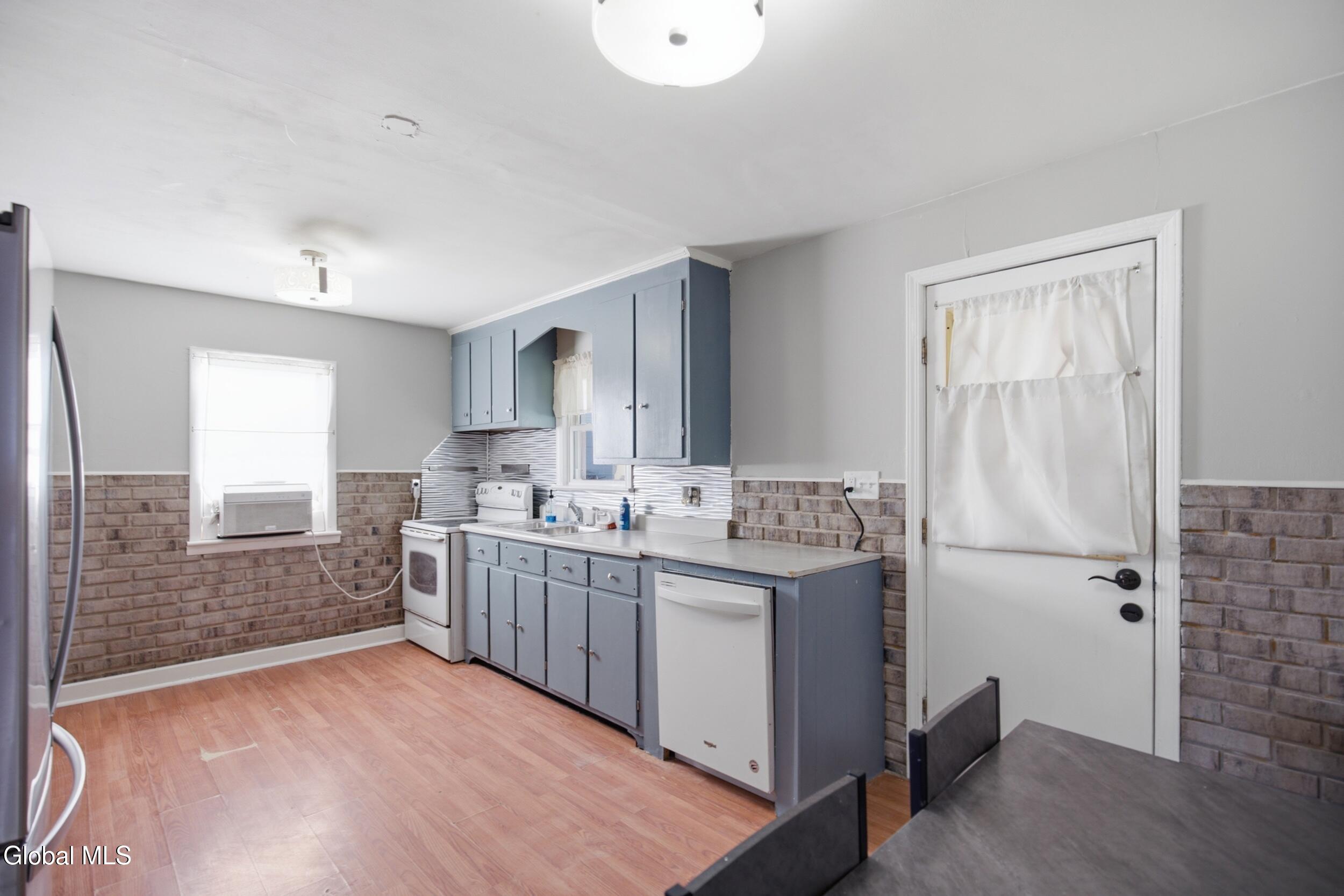 1718 Dorsett Street Schenectady NY 12303