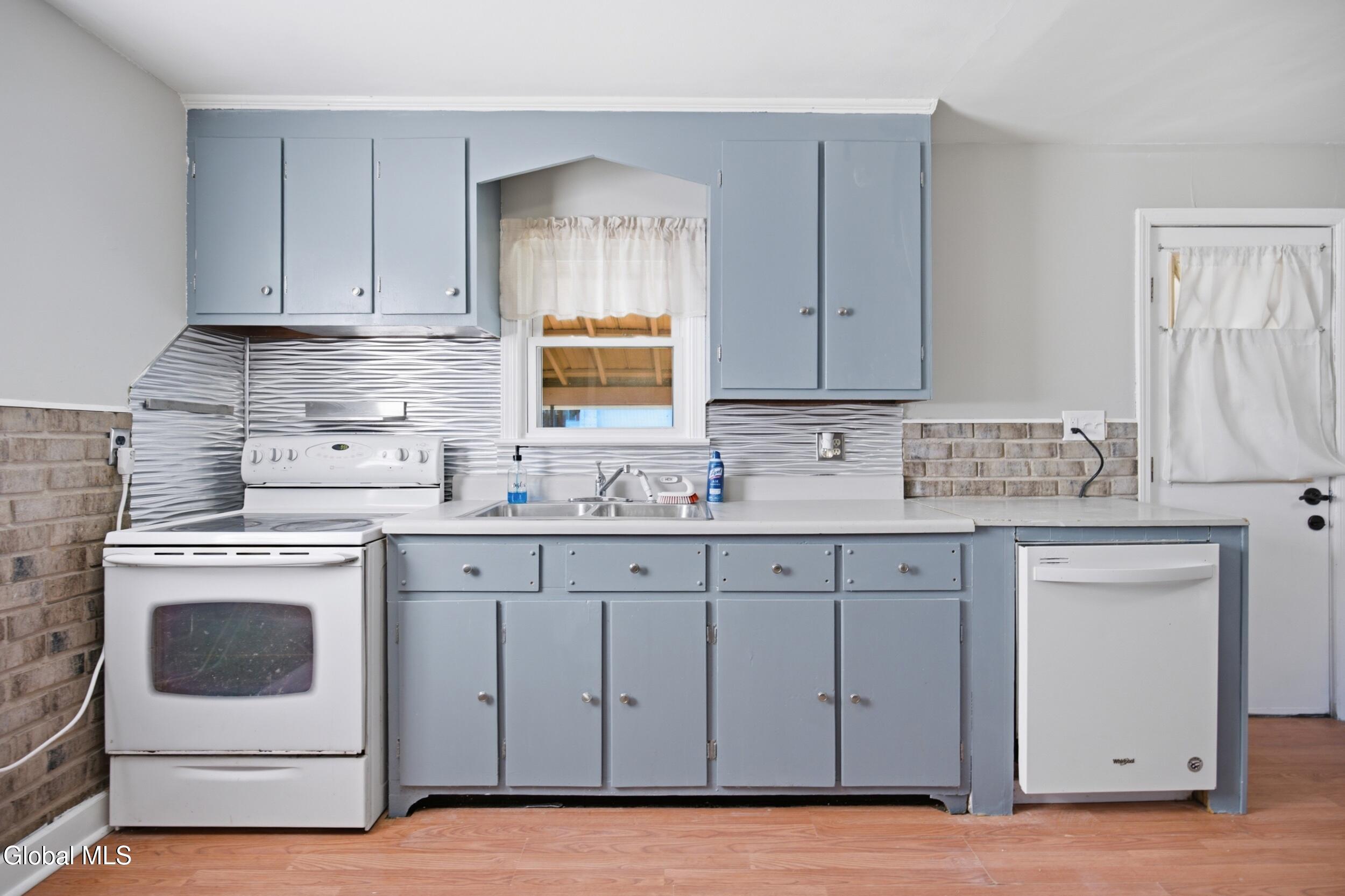 1718 Dorsett Street Schenectady NY 12303