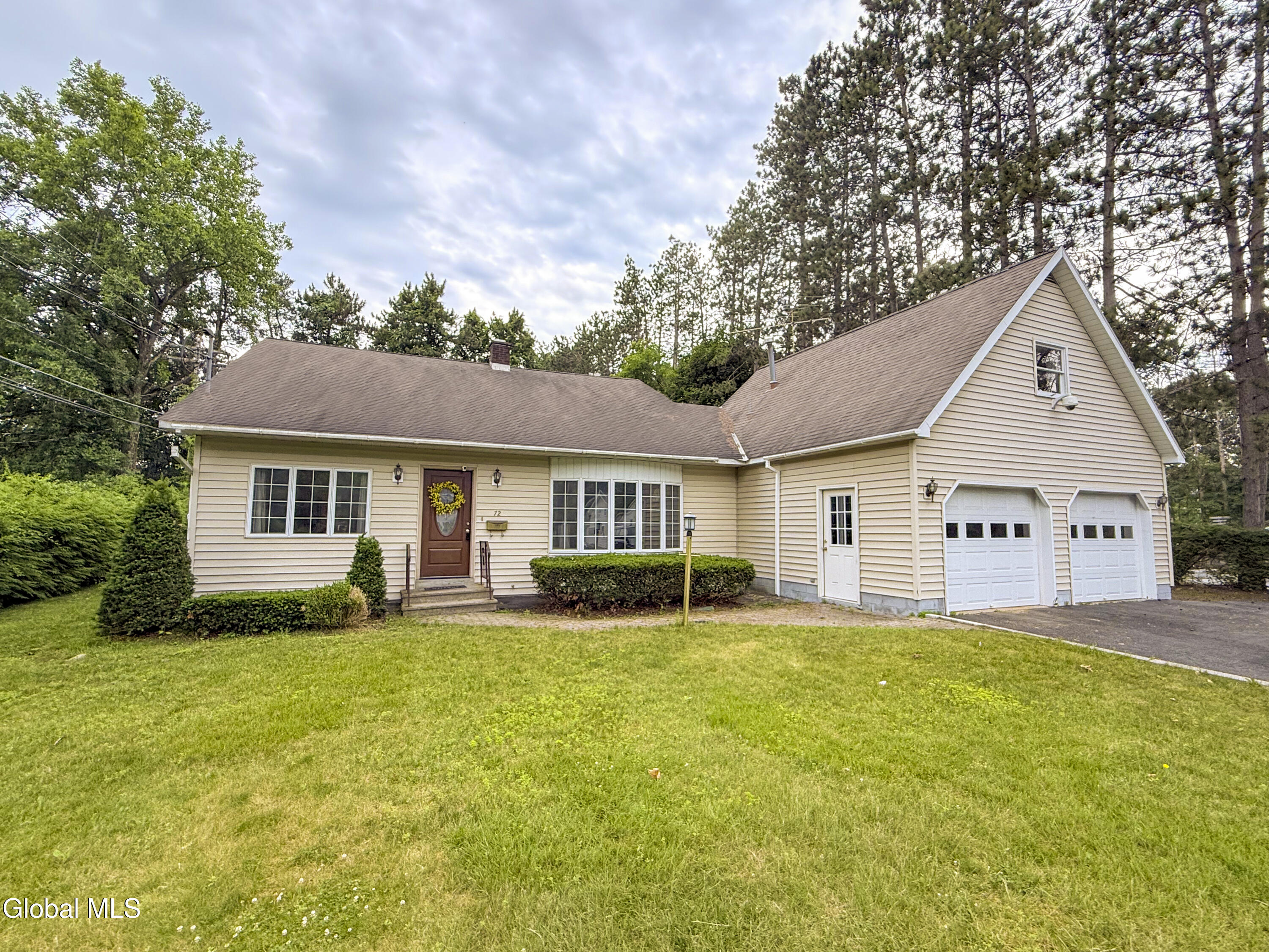 72 Pashley Road Glenville NY 12302