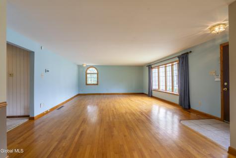 72 Pashley Road Glenville NY 12302