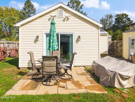3 Crown Court Loudonville NY 12211