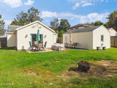 3 Crown Court Loudonville NY 12211