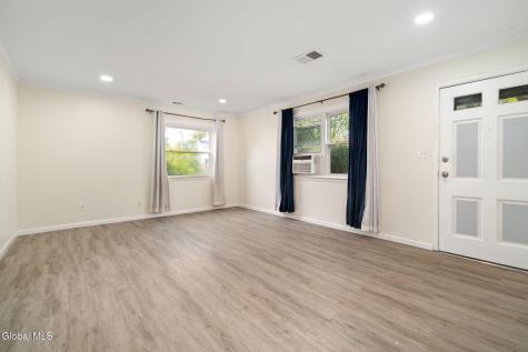 3 Crown Court Loudonville NY 12211