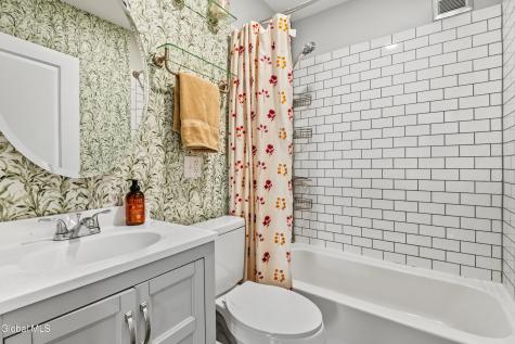 606 S Holmes Street Glenville NY 12302