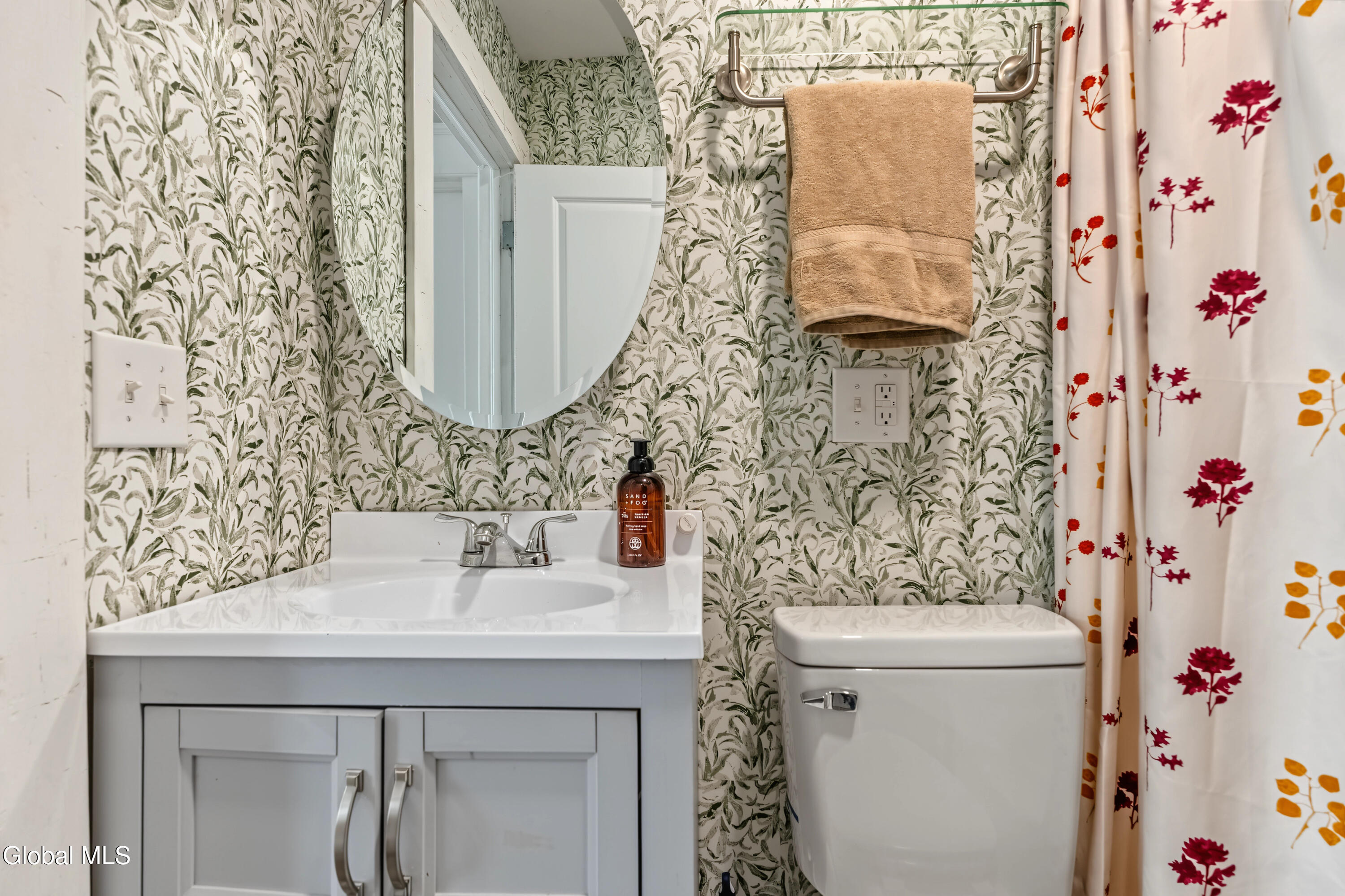606 S Holmes Street Glenville NY 12302