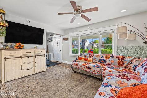 606 S Holmes Street Glenville NY 12302