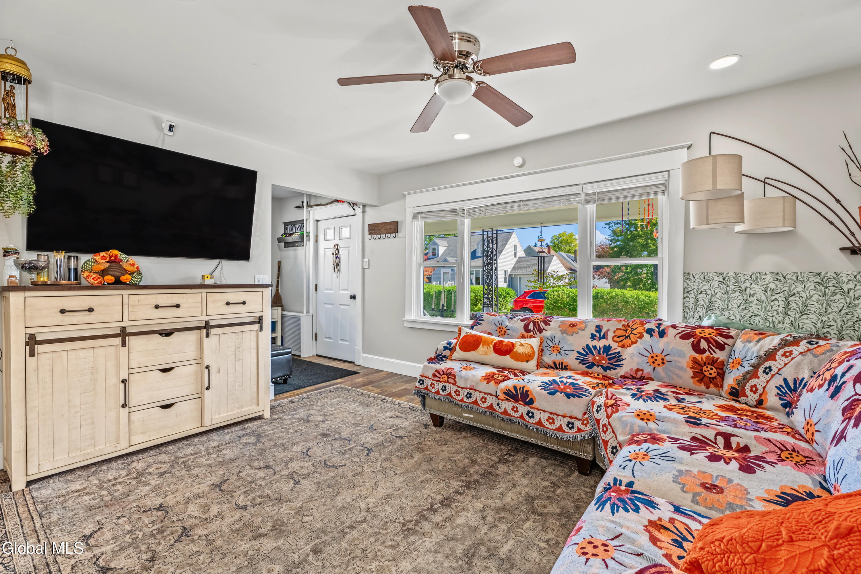 606 S Holmes Street Glenville NY 12302