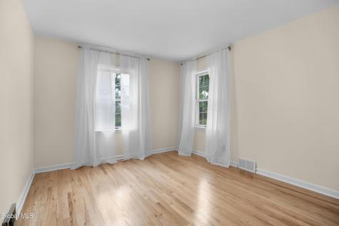 11 Carolyn Lane Glenville NY 12302