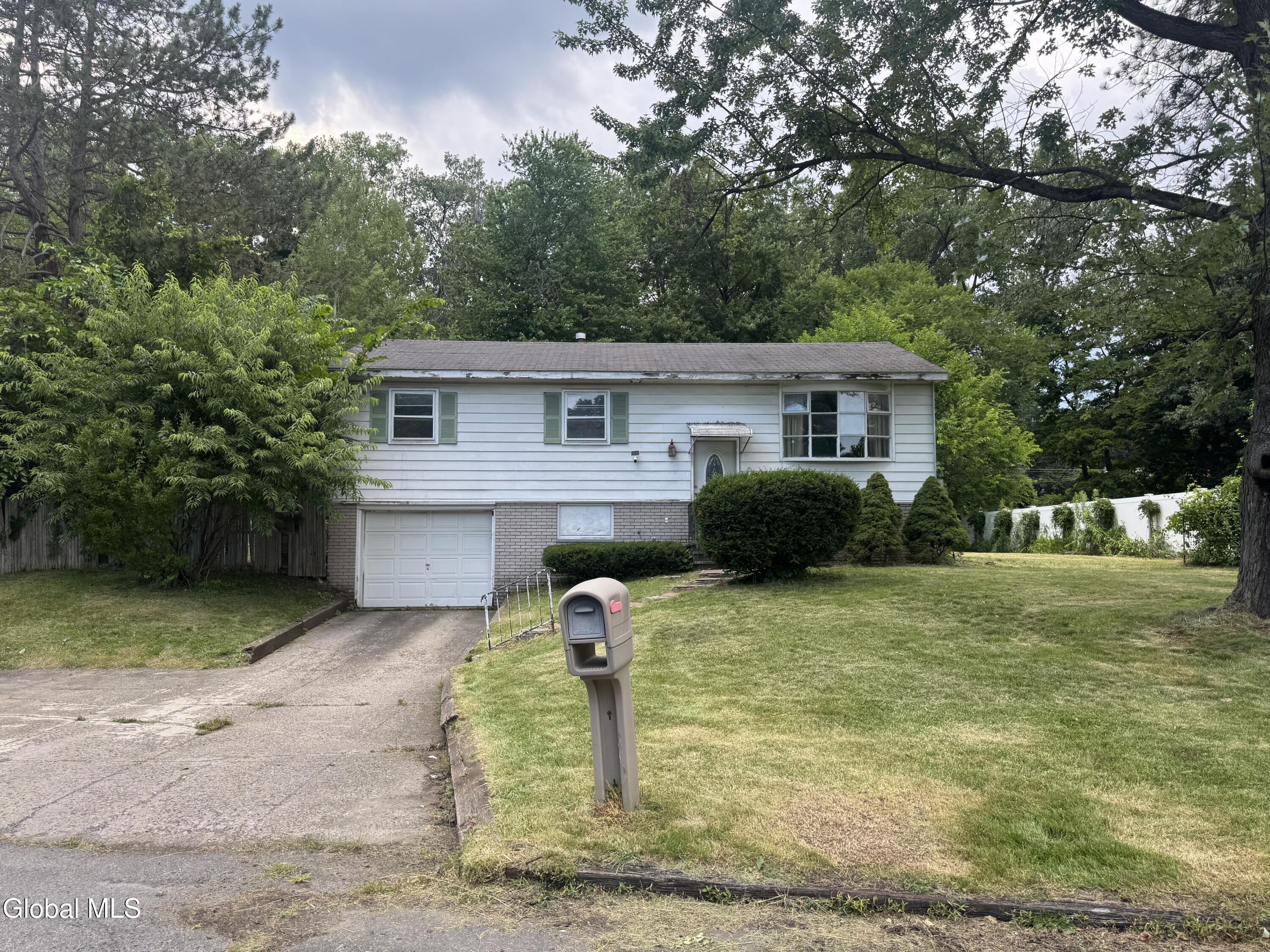 24 Aspen Road Latham NY 12110