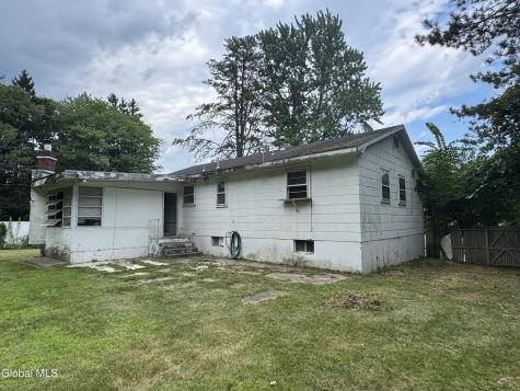 24 Aspen Road Latham NY 12110