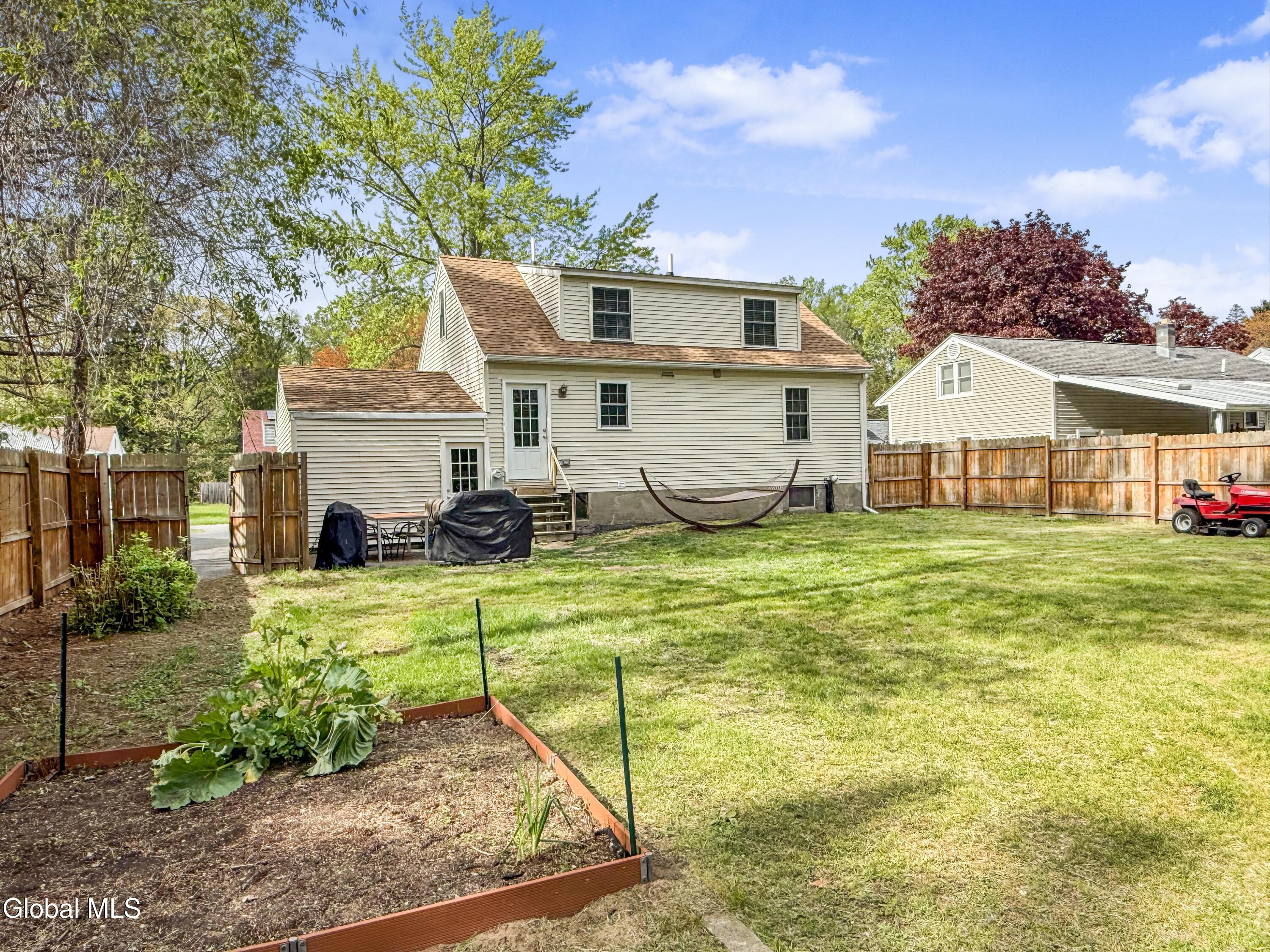 20 St Joseph Street Schenectady NY 12303