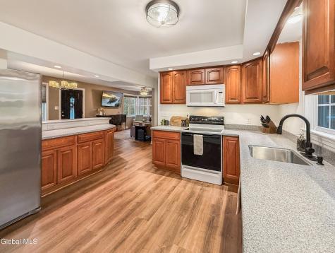 20 St Joseph Street Schenectady NY 12303