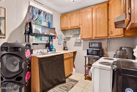 27 Steuben Street Schenectady NY 12307