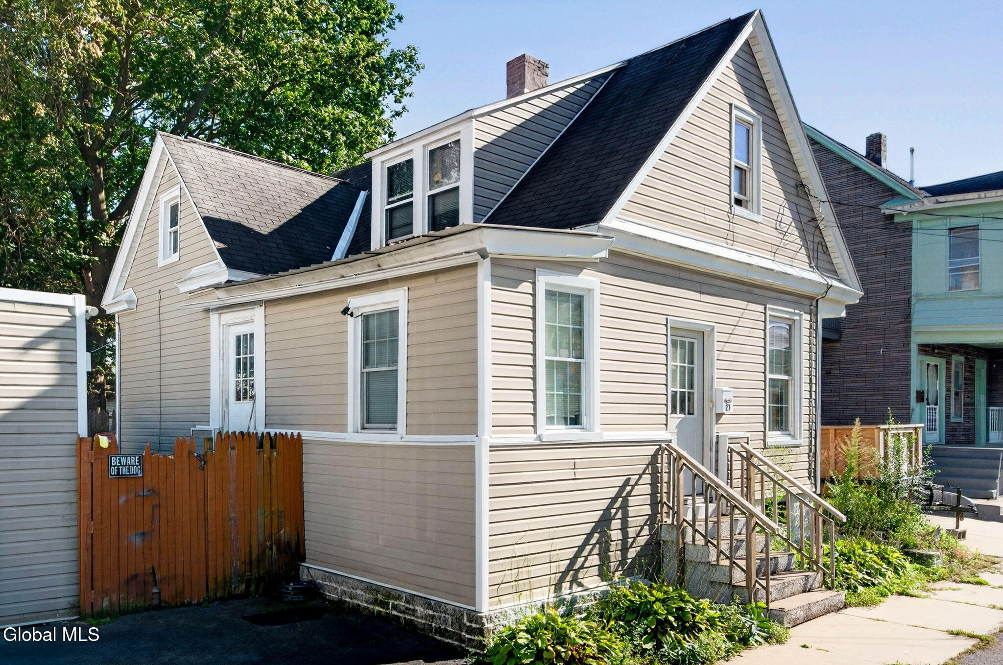 27 Steuben Street Schenectady NY 12307
