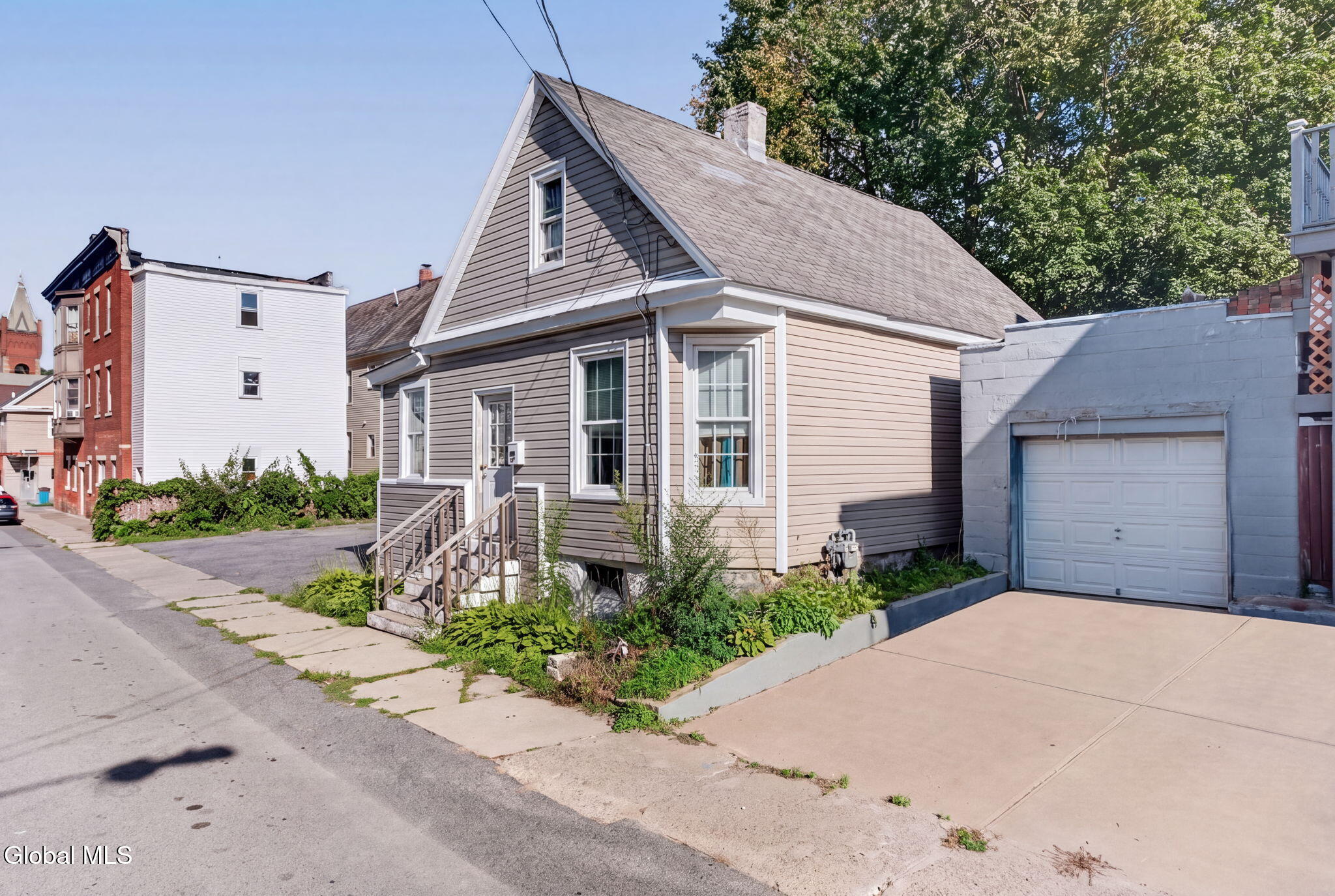 27 Steuben Street Schenectady NY 12307