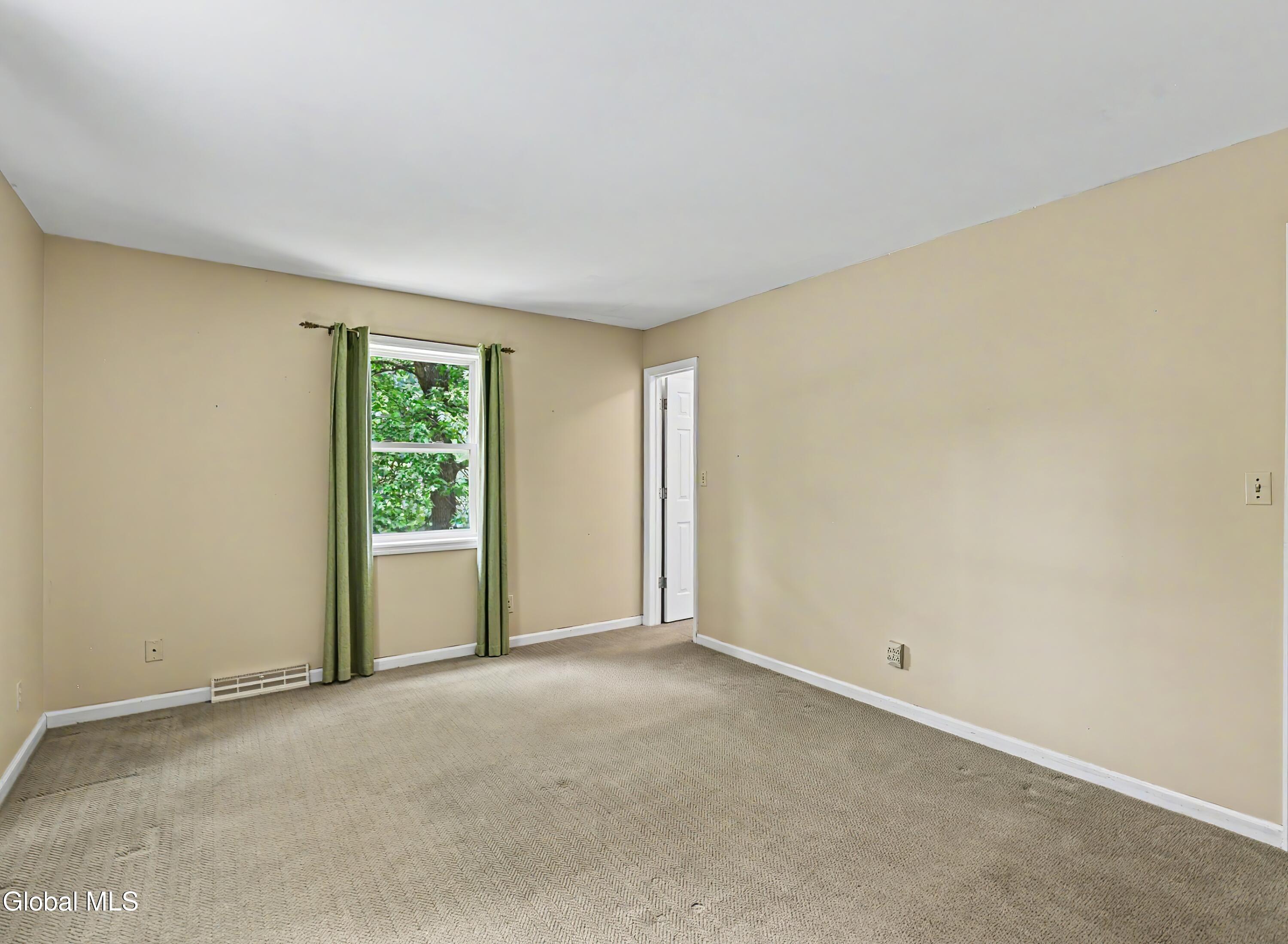30 Oak View Drive Moreau NY 12828