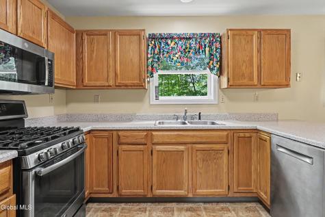 30 Oak View Drive Moreau NY 12828