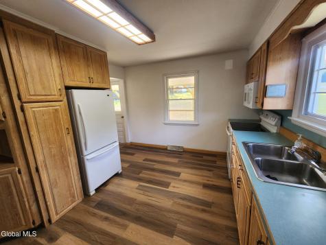 287 County Road 101 Gloversville NY 12078