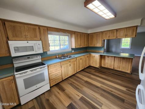 287 County Road 101 Gloversville NY 12078