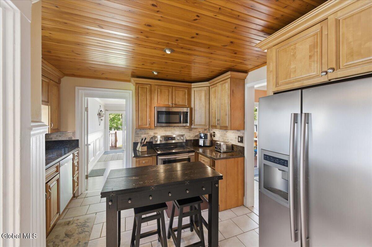 11 Freeman Road Albany NY 12208