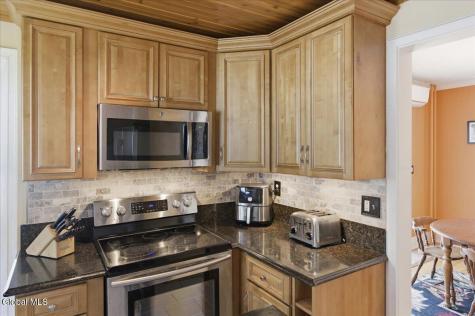 11 Freeman Road Albany NY 12208
