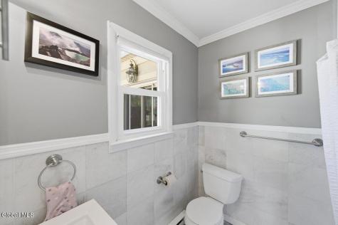 11 Freeman Road Albany NY 12208