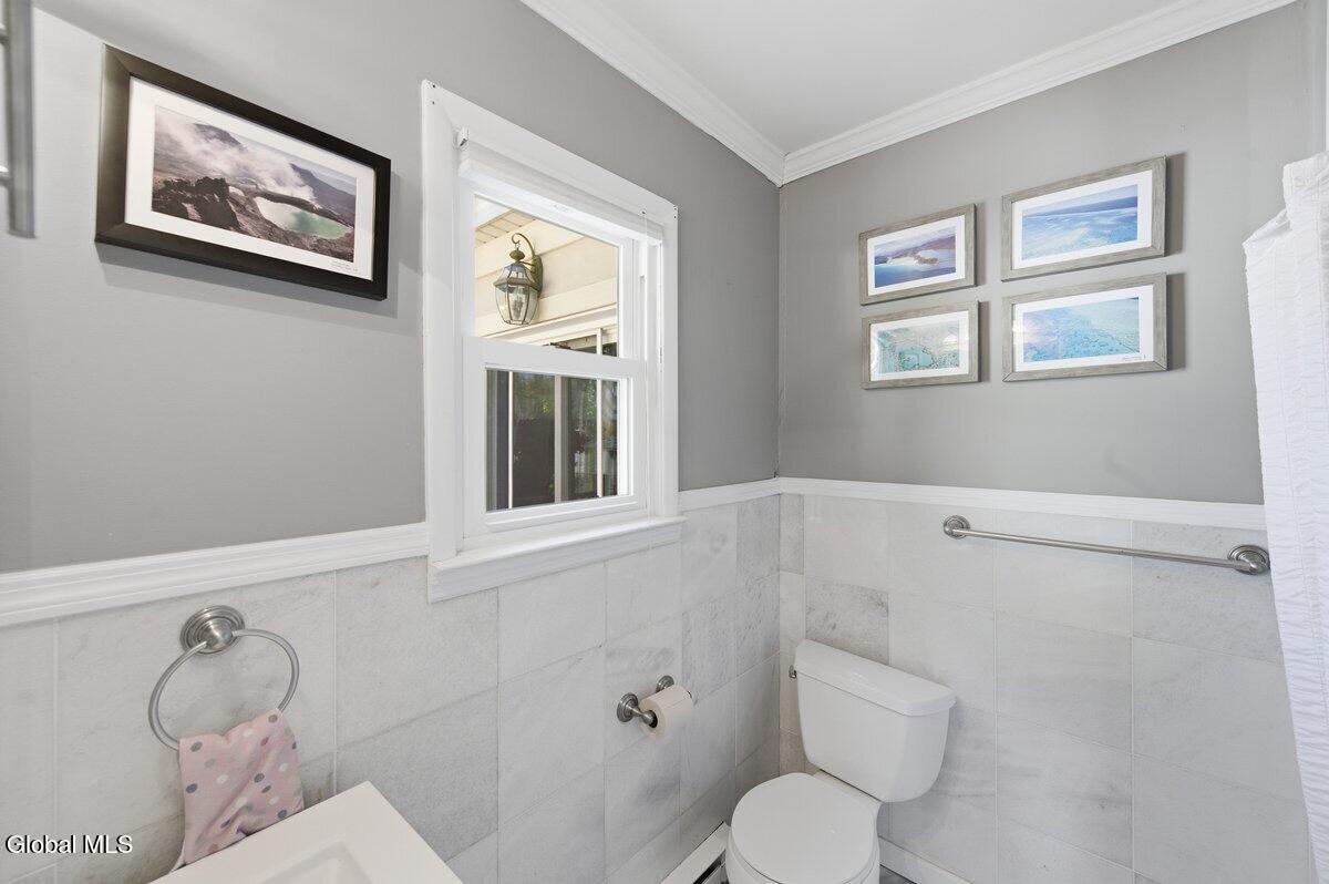 11 Freeman Road Albany NY 12208