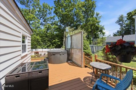 11 Freeman Road Albany NY 12208