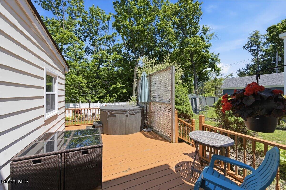 11 Freeman Road Albany NY 12208