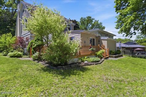 11 Freeman Road Albany NY 12208